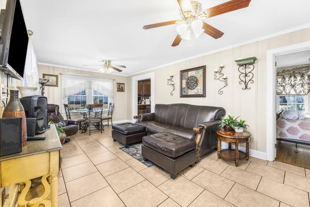 Dazzling Centrally Located Ocean View W 2 Kings, Huge Private Yard, 2 Decks, Firepit, Bbq Myrtle Beach Bagian luar foto