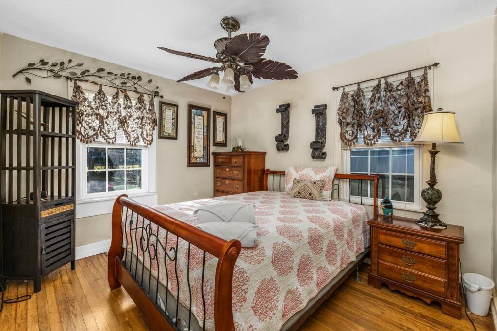 Dazzling Centrally Located Ocean View W 2 Kings, Huge Private Yard, 2 Decks, Firepit, Bbq Myrtle Beach Bagian luar foto