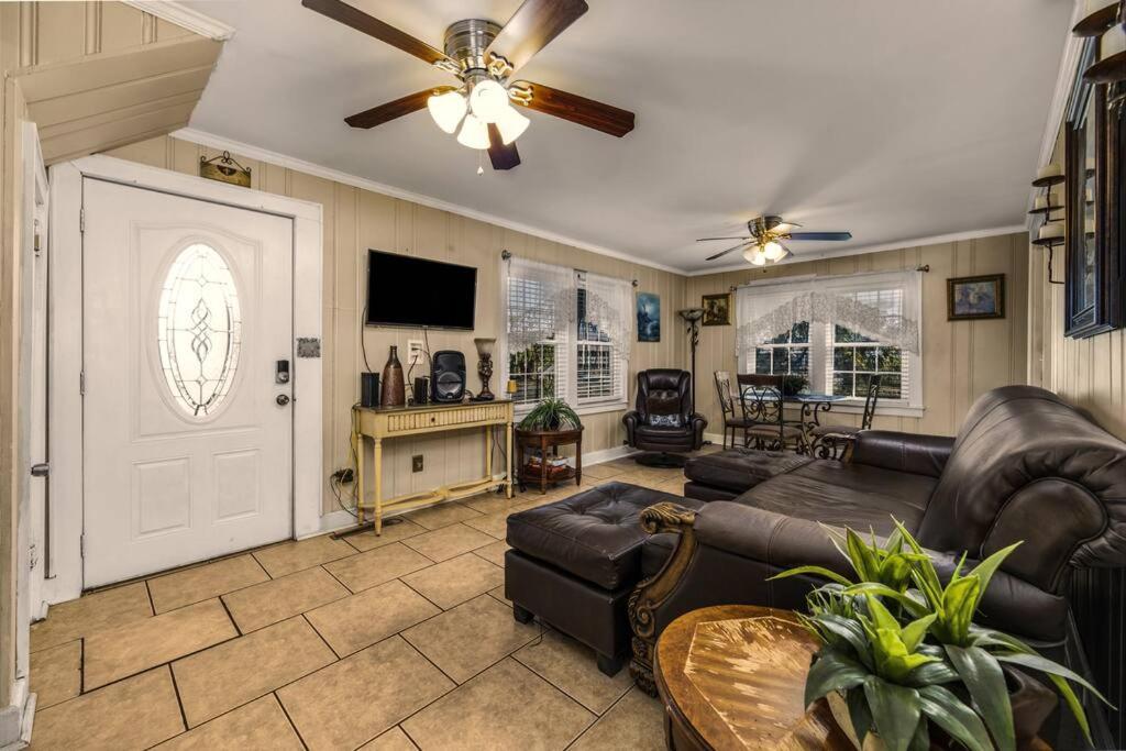Dazzling Centrally Located Ocean View W 2 Kings, Huge Private Yard, 2 Decks, Firepit, Bbq Myrtle Beach Bagian luar foto