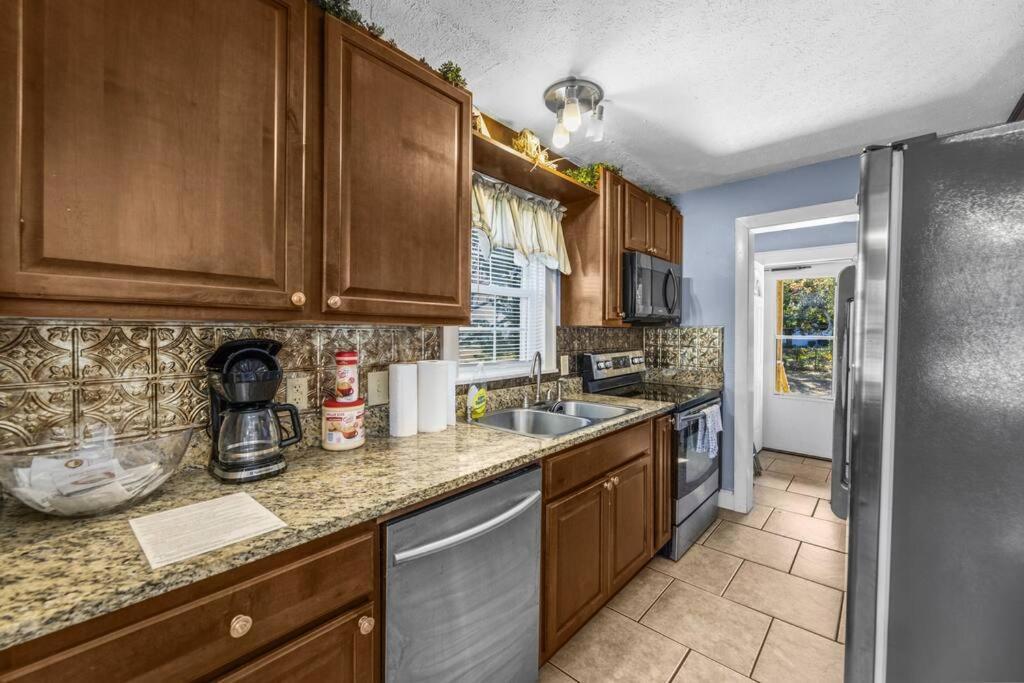 Dazzling Centrally Located Ocean View W 2 Kings, Huge Private Yard, 2 Decks, Firepit, Bbq Myrtle Beach Bagian luar foto